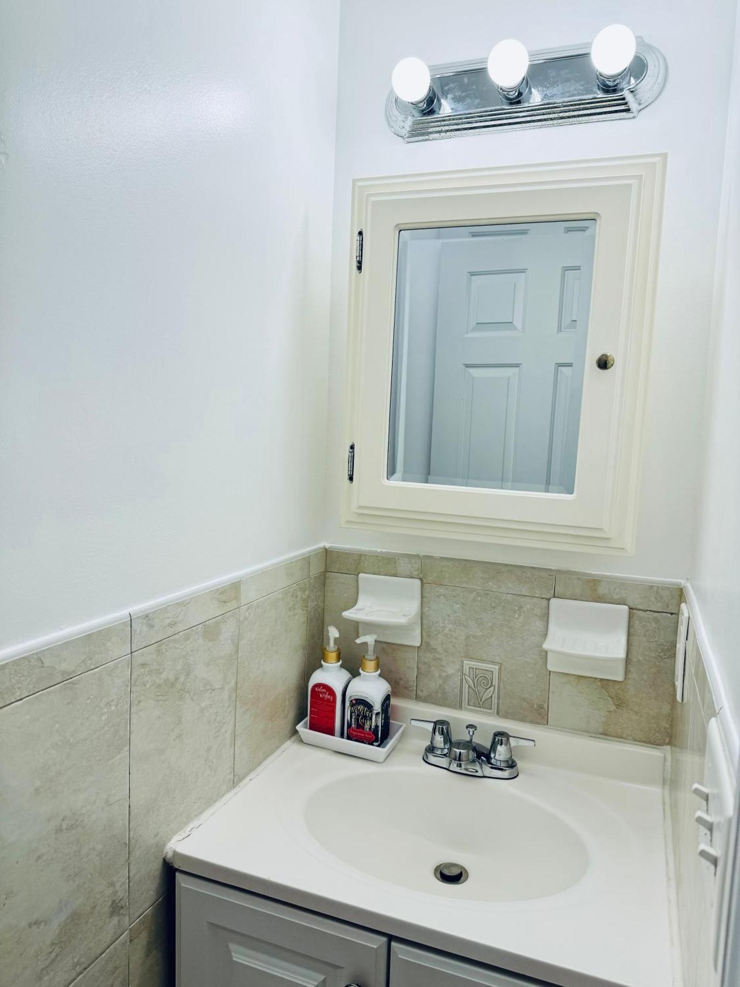 Cozy Evergreen Apartment By Newark Airport Kültér fotó